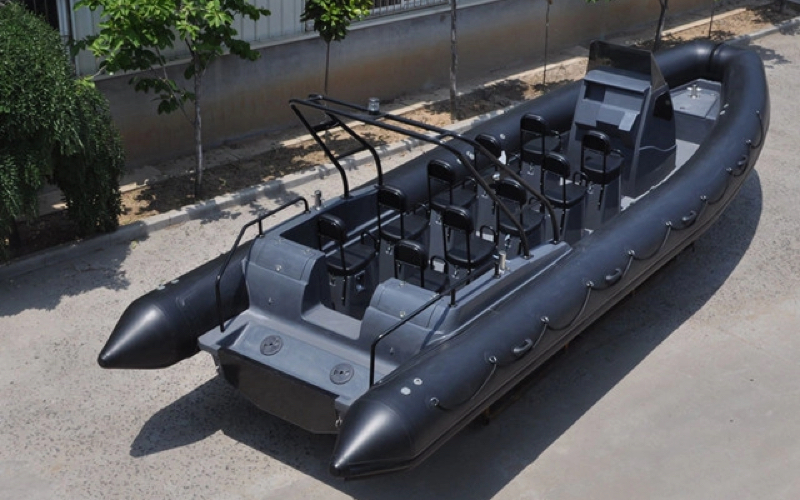 RIBs de sauvetage et bateaux pneumatiques militaires 